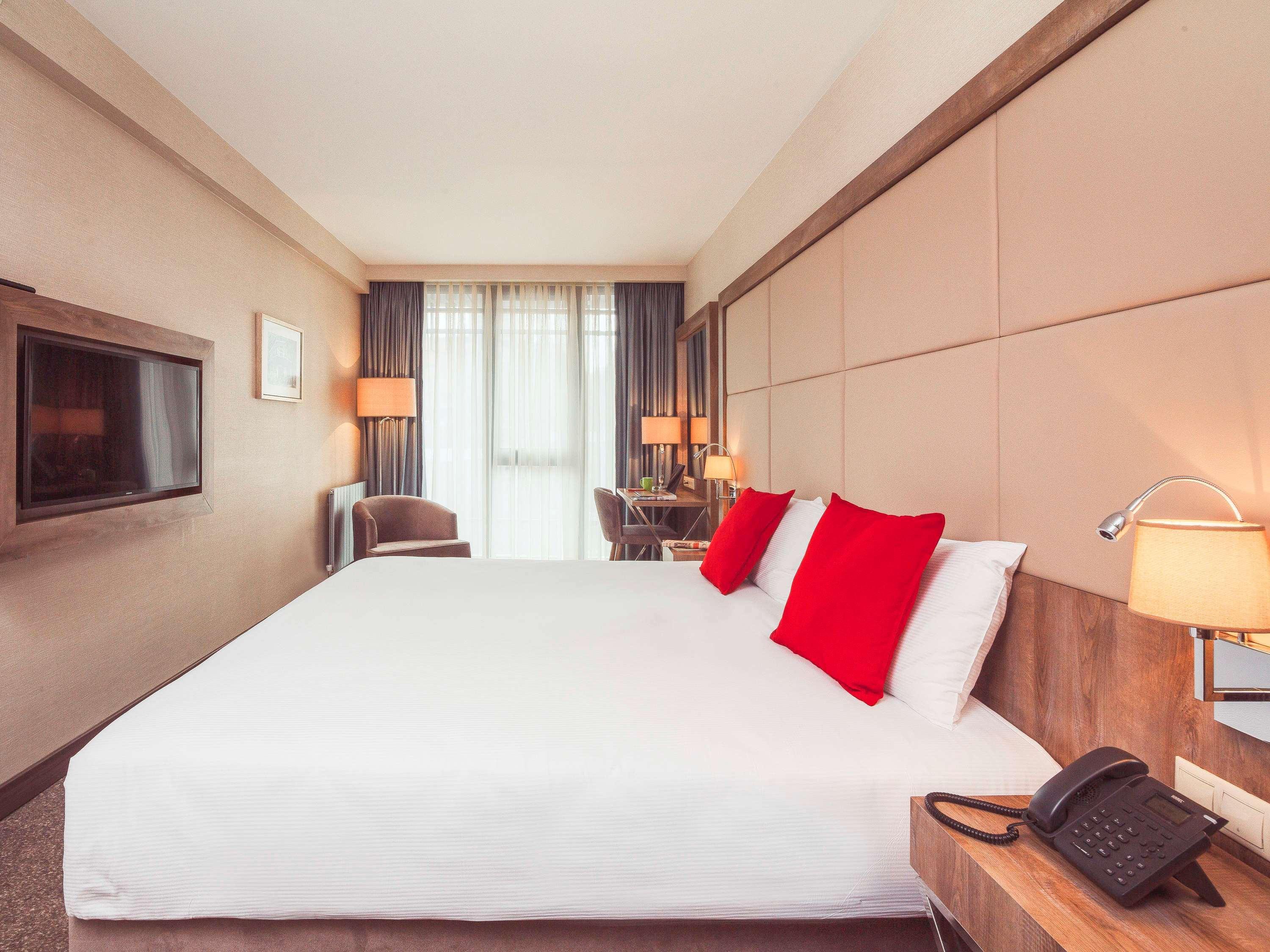 Ibis Styles Istanbul Bomonti Hotel Exterior photo