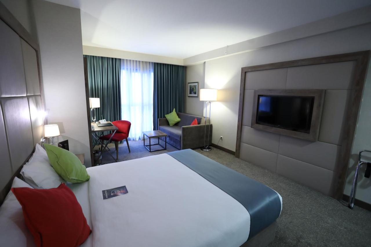 Ibis Styles Istanbul Bomonti Hotel Exterior photo