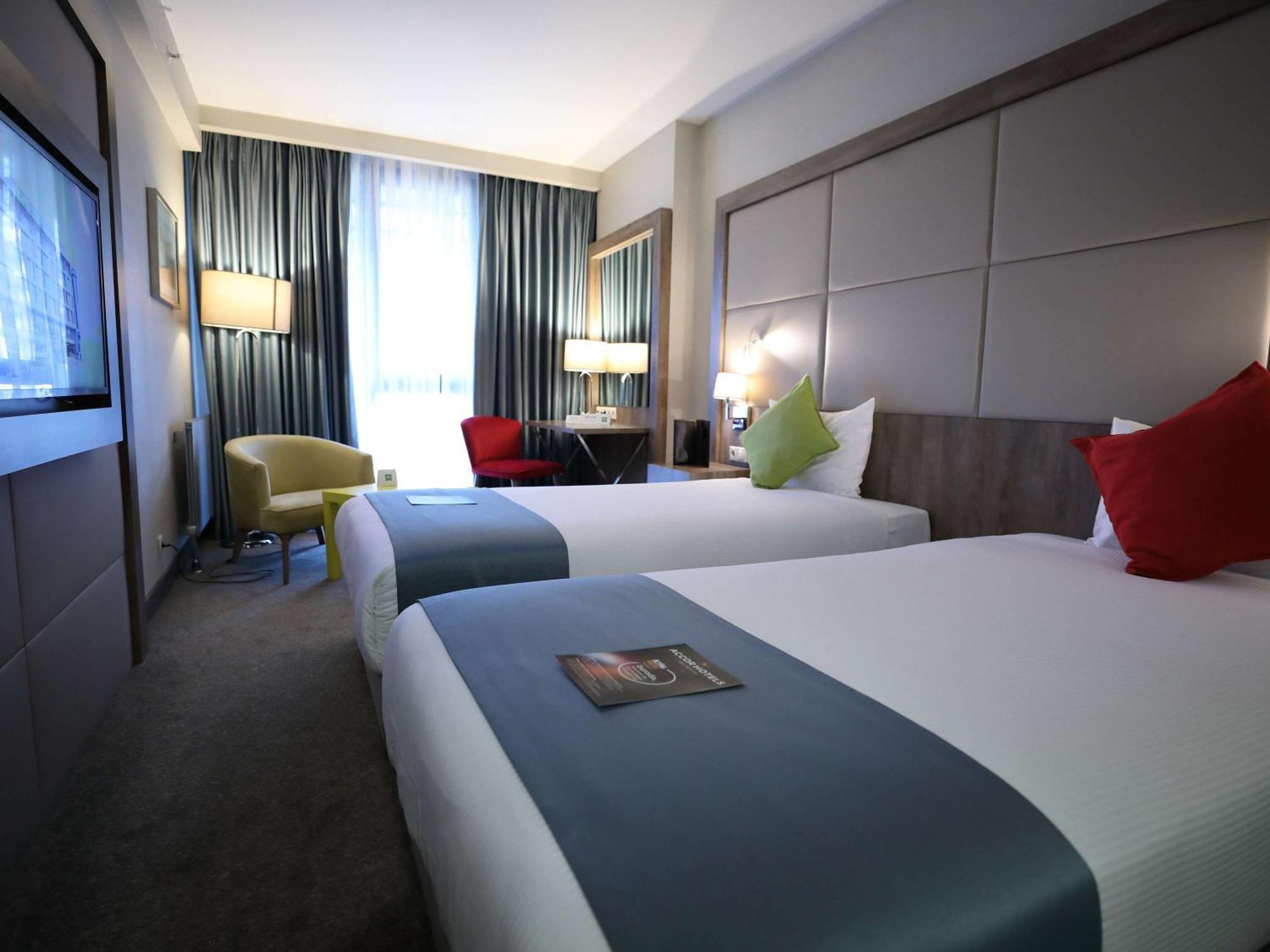 Ibis Styles Istanbul Bomonti Hotel Exterior photo