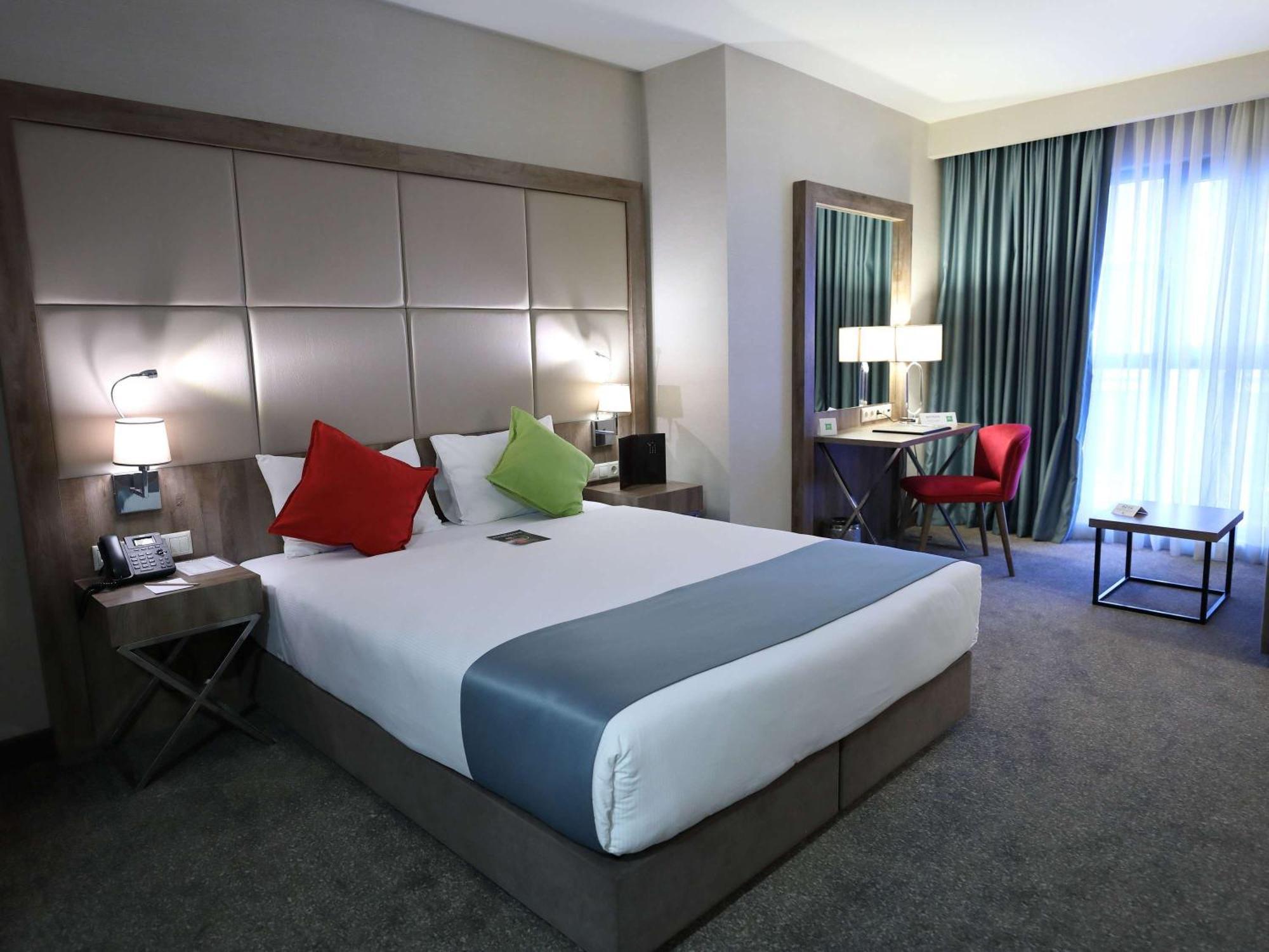 Ibis Styles Istanbul Bomonti Hotel Exterior photo