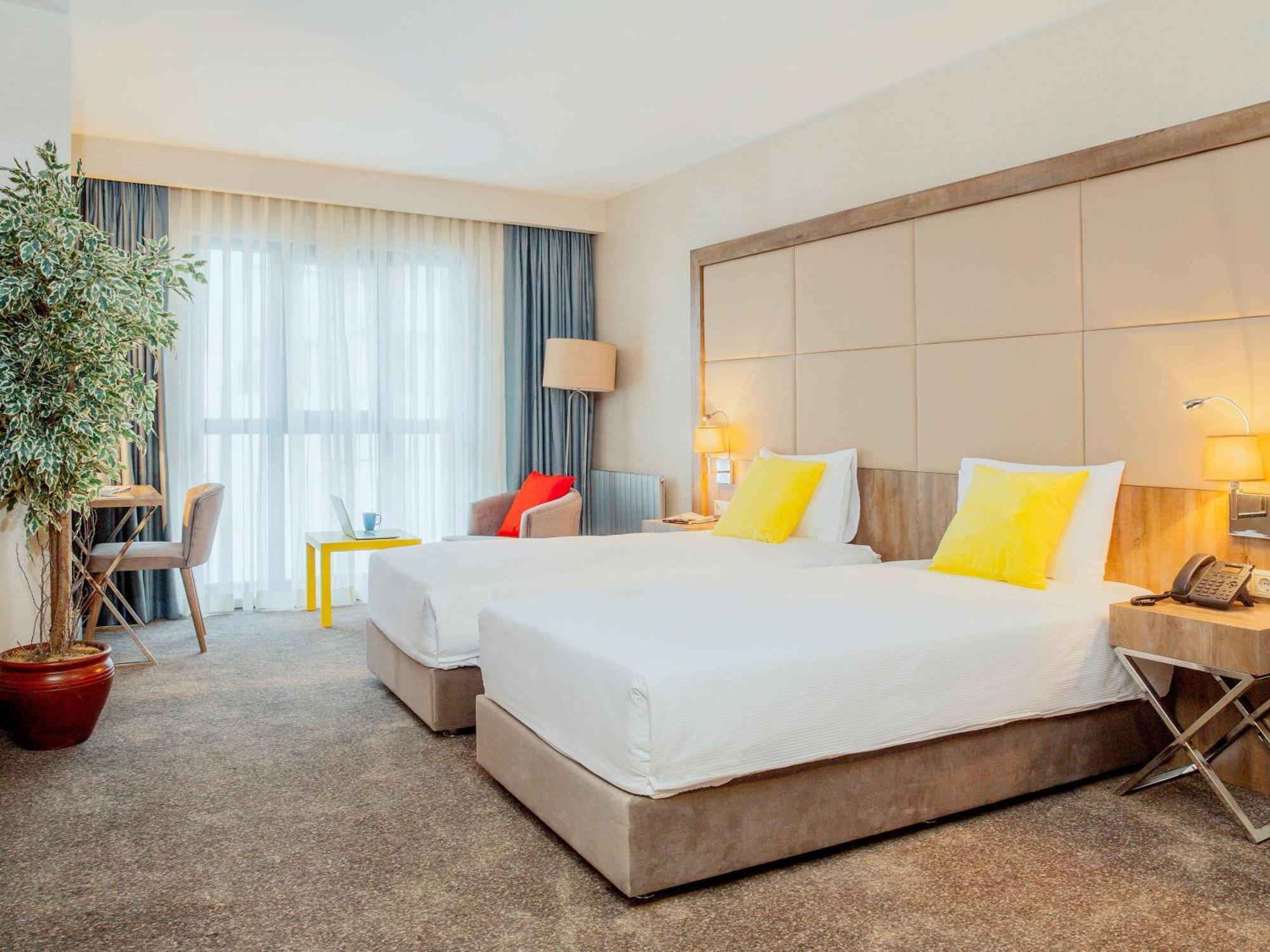 Ibis Styles Istanbul Bomonti Hotel Exterior photo
