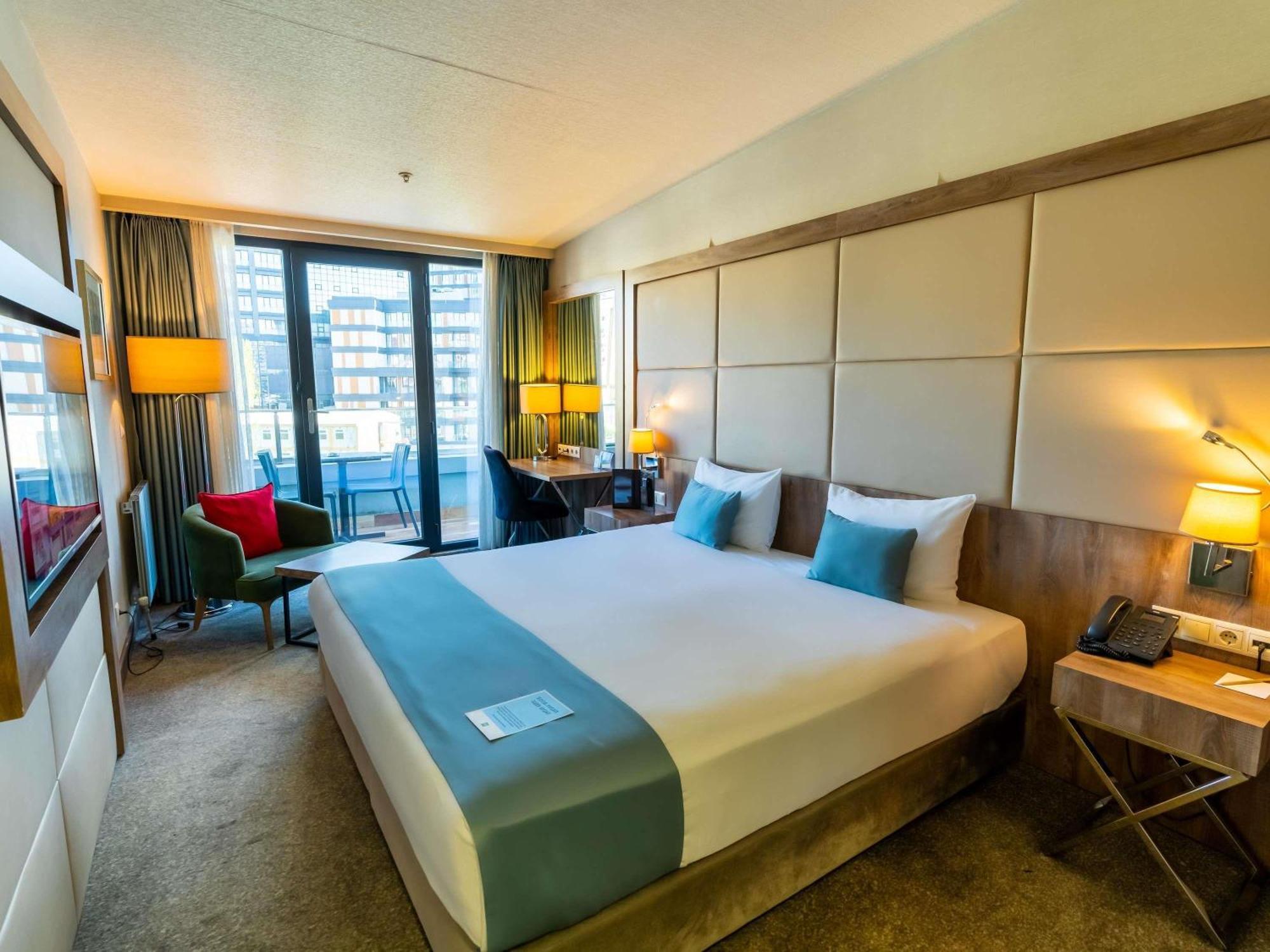 Ibis Styles Istanbul Bomonti Hotel Exterior photo
