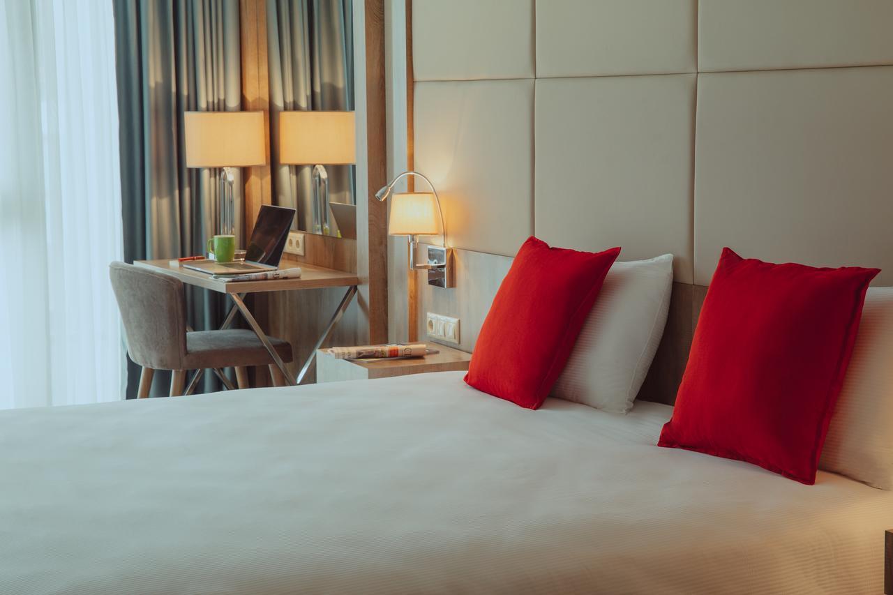 Ibis Styles Istanbul Bomonti Hotel Exterior photo