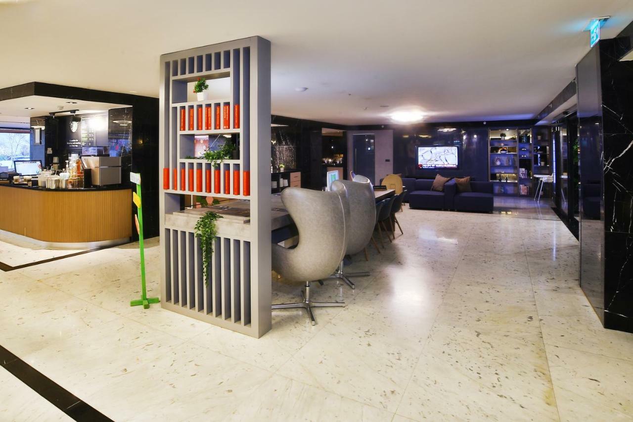 Ibis Styles Istanbul Bomonti Hotel Exterior photo